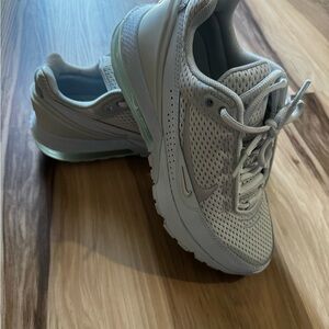 Baby blue Nike 270 Airmax Women's Athletic - Breathable Mesh Comfort